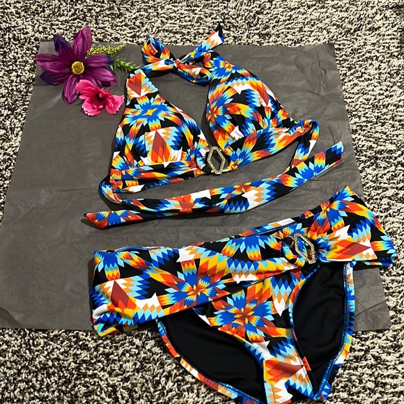 Bisou Bisou Other - Bison Bisou geometric. Orange and blue swim suit. Small top, large bottom.